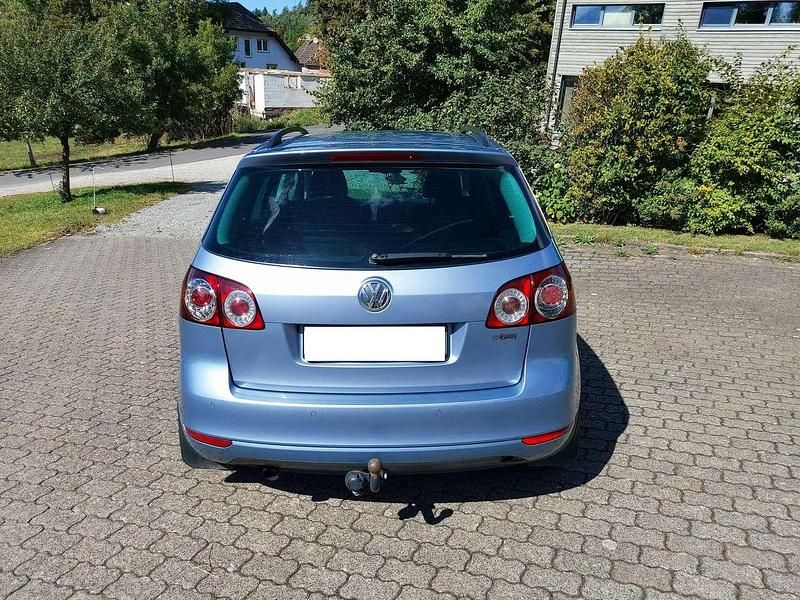 Gebraucht VW Golf VI Team 105 PS (77 kW) 2010 Blau Kleinwagen