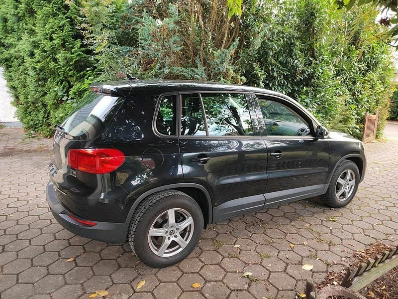 Gebraucht VW Tiguan 122 PS (89 kW) 2014 Schwarz SUV