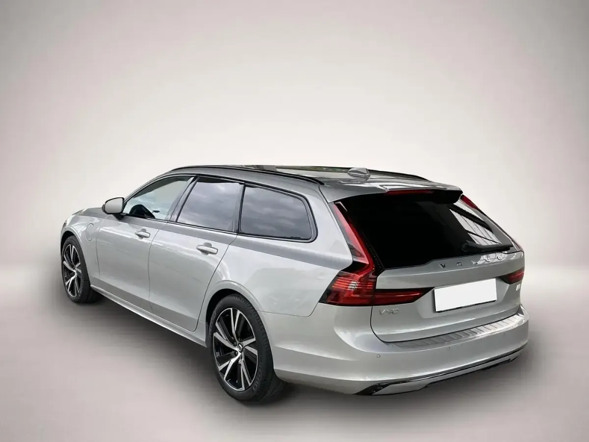 Gebraucht Volvo V90 Plus 455 PS (334 kW) 2023 Manufacturer Kombi