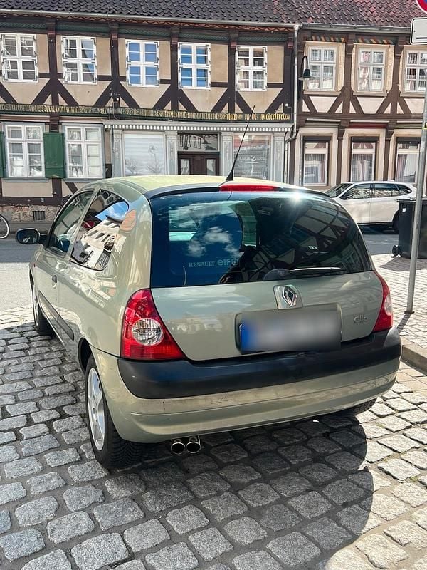 Gebraucht Renault Clio 75 PS (55 kW) 2002 Grün Coupé