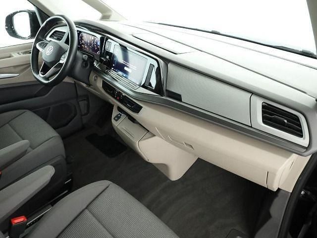 Second-hand VW Multivan Basis 150 CP (110 kW) 2024 Negru Monovolum