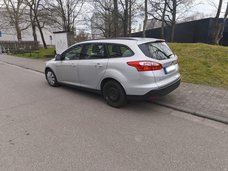 Gebraucht Ford Focus SYNC Edition 101 PS (74 kW) 2014 Grau Kombi