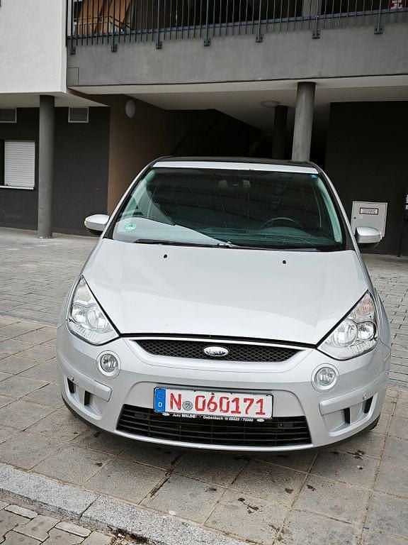 Grau Gebraucht 2007 Ford Galaxy Ambiente Van / Kleinbus | 1.350 € (Superpreis) - Bild 1/4