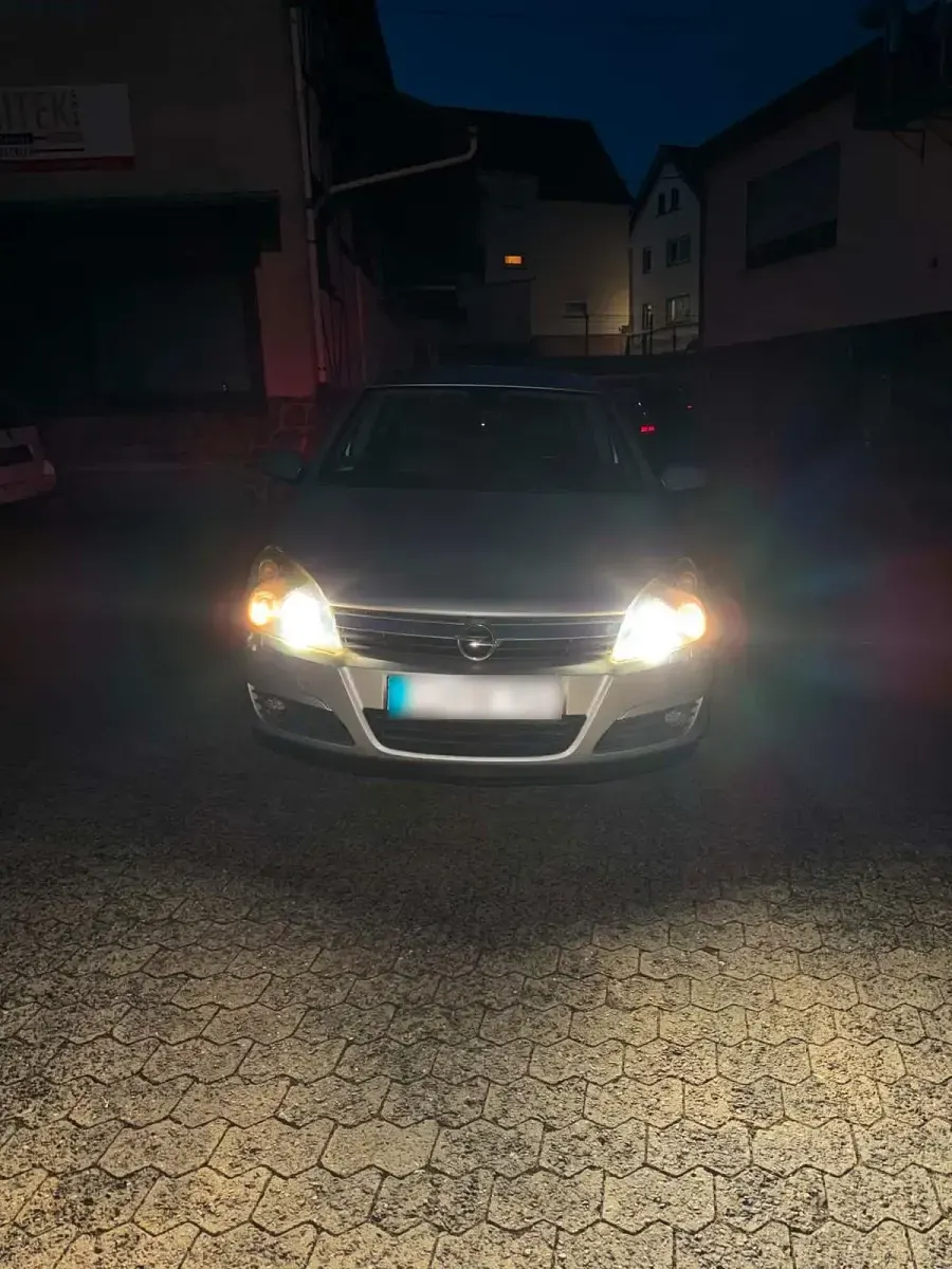 Gebraucht Opel Astra 125 PS (91 kW) 2004 Silber Kleinwagen