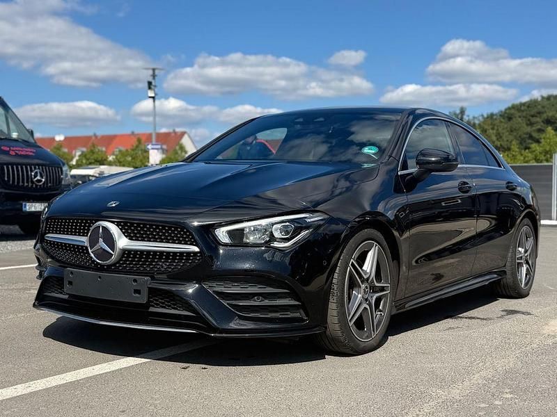 Schwarz Gebraucht 2020 Mercedes CLA180 AMG line Limousine | 23.900 € (Fairer Preis) - Bild 1/4