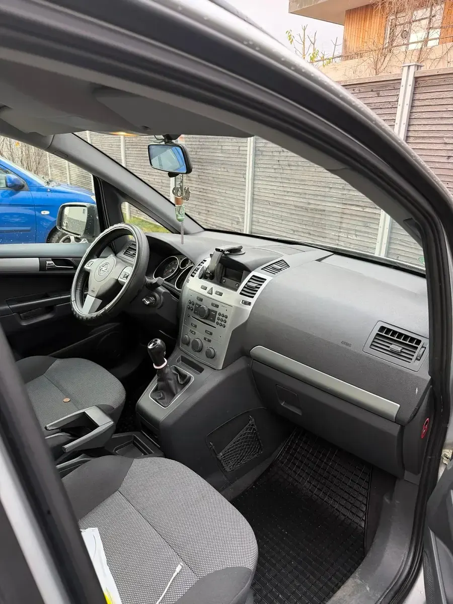 Gebraucht Opel Zafira 2012 Silber Van / Kleinbus
