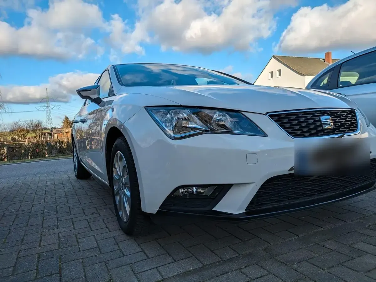 Gebraucht Seat Leon CONNECT 125 PS (91 kW) 2016 Weiß Limousine
