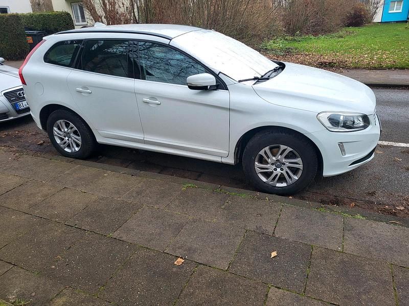 Gebraucht Volvo XC60 170 PS (125 kW) 2015 Weiß SUV