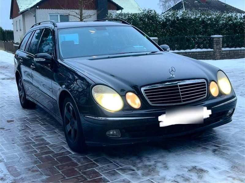 Schwarz Gebraucht 2003 Mercedes E320 Kombi | 2.600 € (Guter Preis) - Bild 1/4