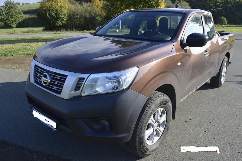 Braun Gebraucht 2017 Nissan Navara Abholung | 12.700 € (Guter Preis) - Bild 1/4