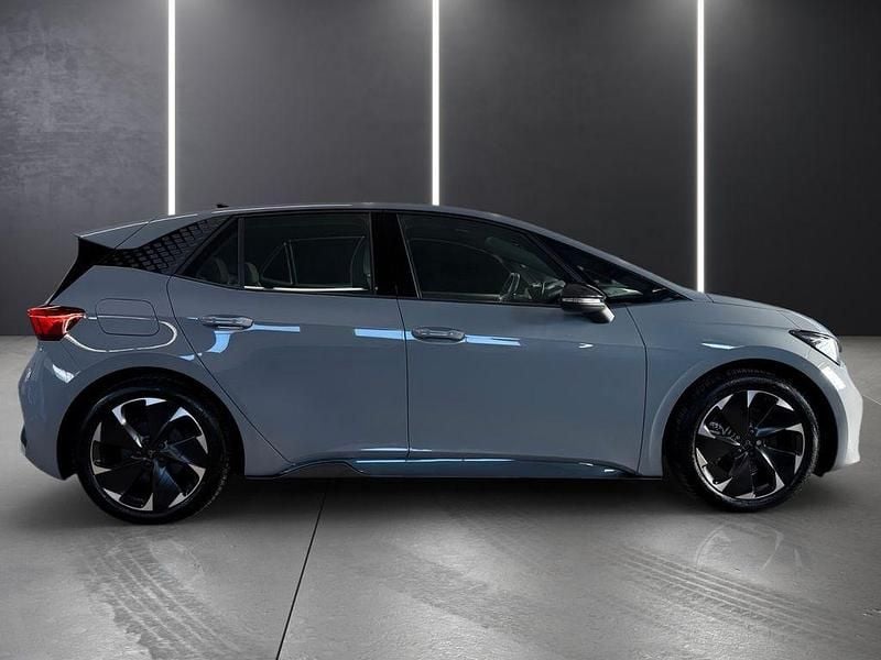 Gebraucht Cupra Born e-Boost 169 kW (231 PS) 2023 Vaporgrau Kleinwagen