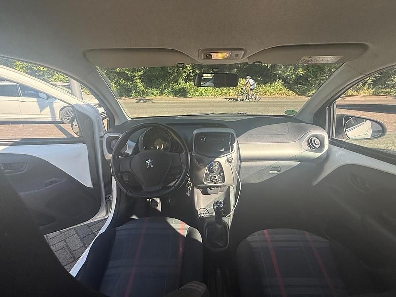 Gebraucht Peugeot 108 82 PS (60 kW) 2015 Weiß Kleinwagen