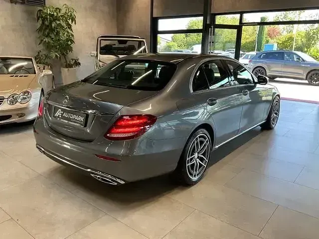Gebraucht Mercedes E220 AMG 194 PS (142 kW) 2019 Grau Limousine