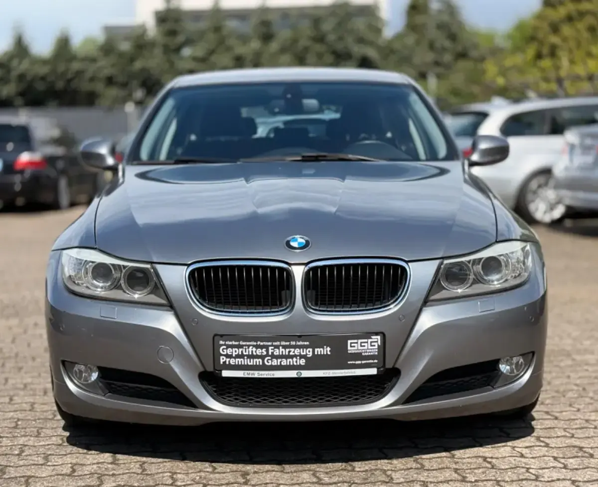 Gebraucht BMW 320 Comfort Edition 184 PS (135 kW) 2011 Grau Kombi