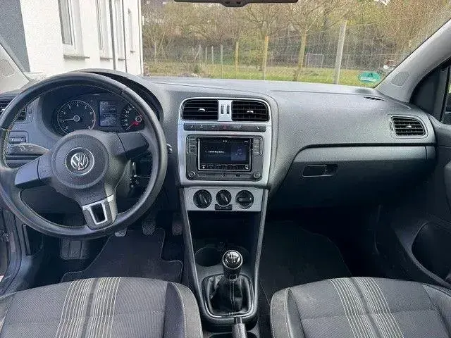 Gebraucht VW Polo Comfortline 86 PS (63 kW) 2012 Grau Kleinwagen
