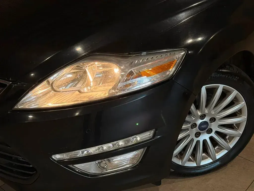 Gebraucht Ford Mondeo 140 PS (102 kW) 2014 Schwarz Limousine