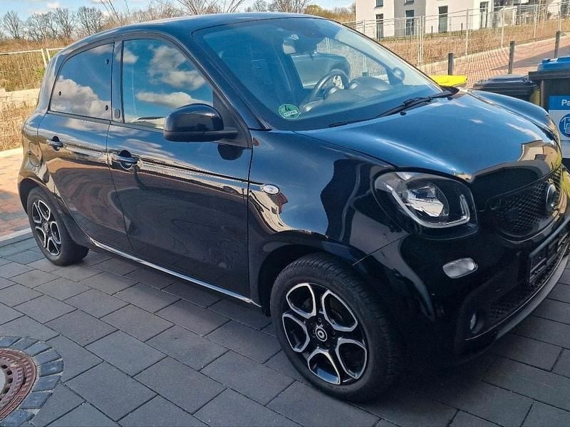Gebraucht Smart ForFour Electric Drive 60 kW (82 PS) 2019 Schwarz Kleinwagen