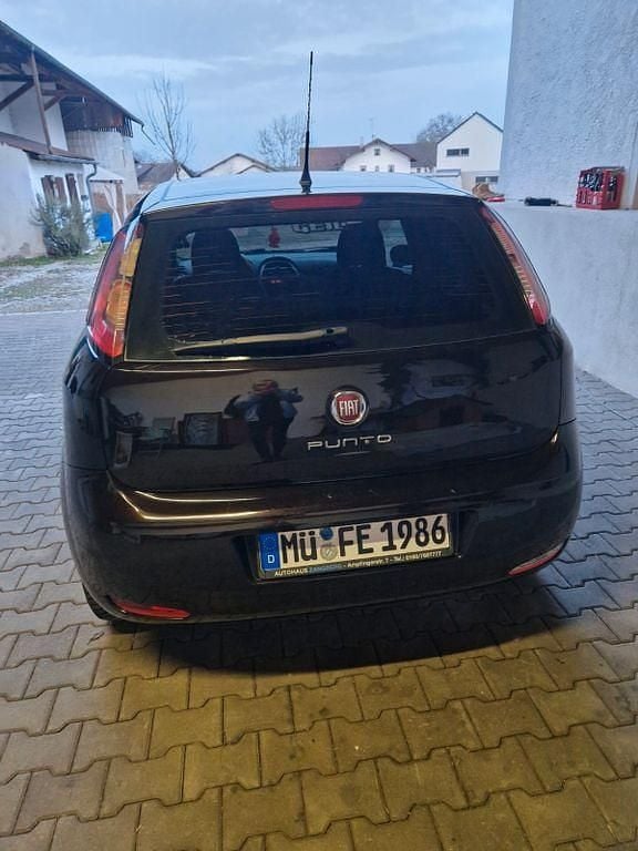 Gebraucht Fiat Punto 69 PS (50 kW) 2013 Schwarz Kleinwagen