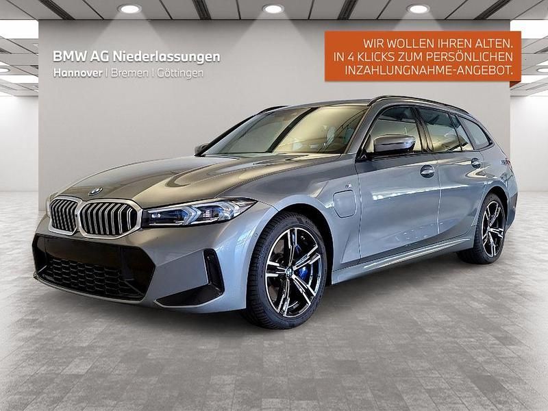 Grau Gebraucht 2024 BMW 330e M Sport Kombi | 59.209 € - Bild 1/4