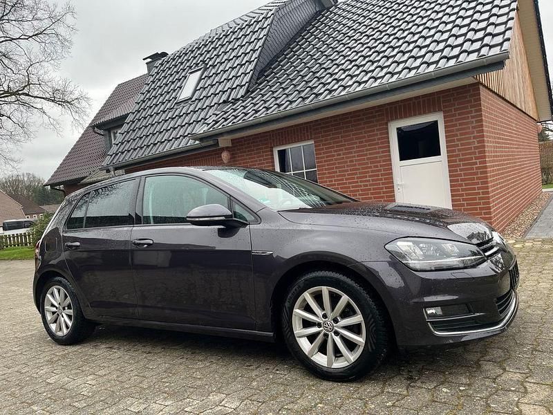 Gebraucht VW Golf VII LOUNGE 125 PS (91 kW) 2015 Grau Limousine