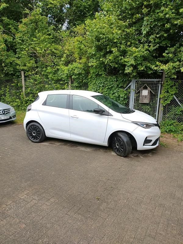 Weiß Gebraucht 2021 Renault Zoe Kleinwagen | 11.950 € (Guter Preis) - Bild 1/4