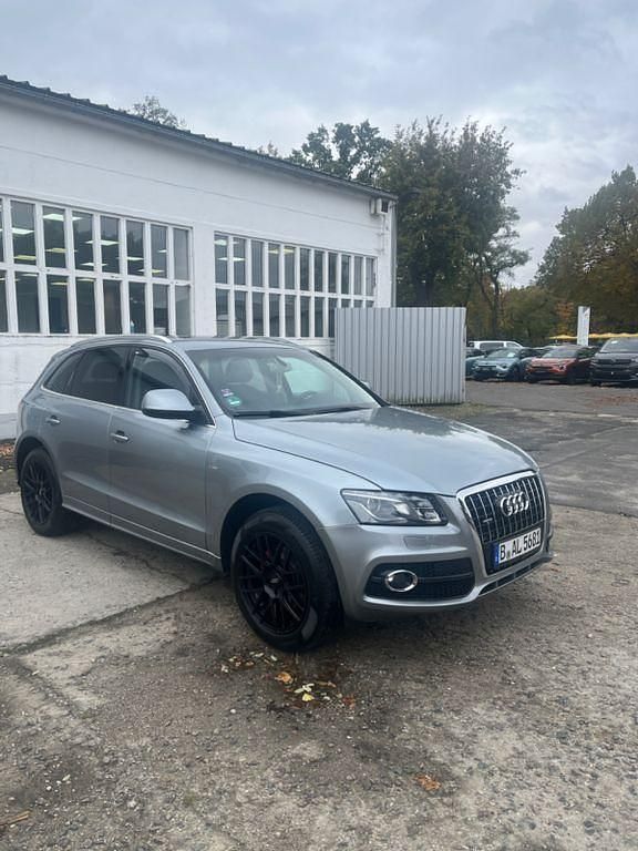 Grau Gebraucht 2011 Audi Q5 S-Line SUV | 8.999 € (Guter Preis) - Bild 1/4
