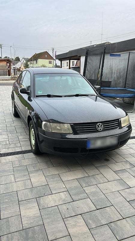 Second-hand VW Passat 101 CP (74 kW) 2000 Negru Berlinǎ