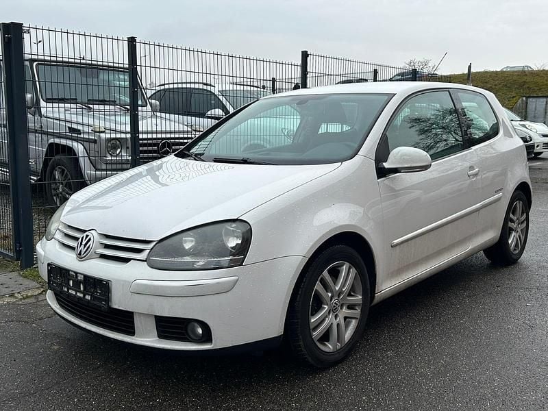 Gebraucht VW Golf V 122 PS (89 kW) 2008 Weiß Kleinwagen