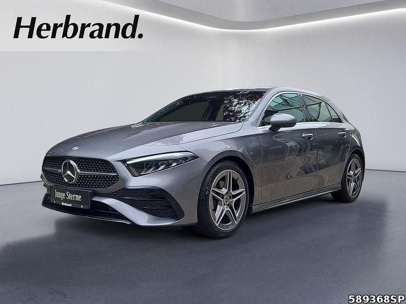 Metalliclack mountaingrau Gebraucht 2024 Mercedes A200 AMG Limousine | 30.890 € (Guter Preis) - Bild 1/4