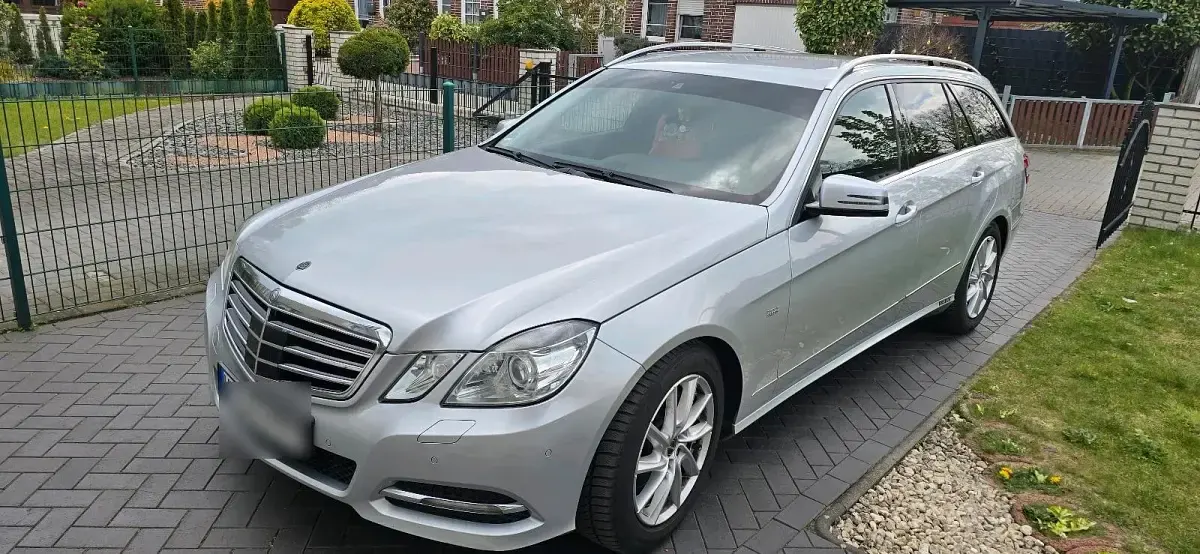 Gebraucht Mercedes E250 Avantgarde 204 PS (150 kW) 2011 Silber Kombi