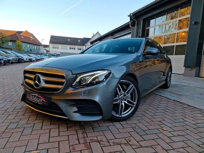 Grau Gebraucht 2018 Mercedes E300 AMG line Limousine | 22.900 € (Fairer Preis) - Bild 1/4