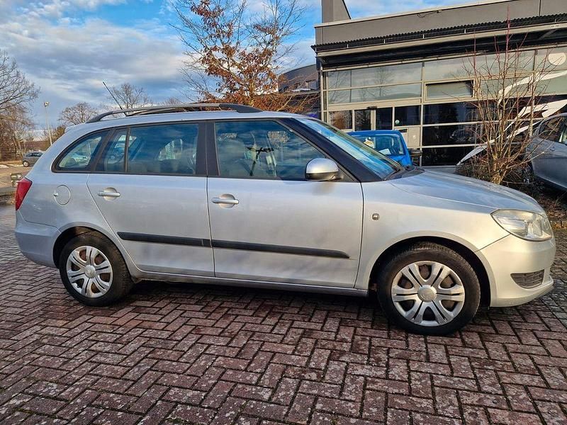 Gebraucht Skoda Fabia Classic 90 PS (66 kW) 2010 Silber Kombi
