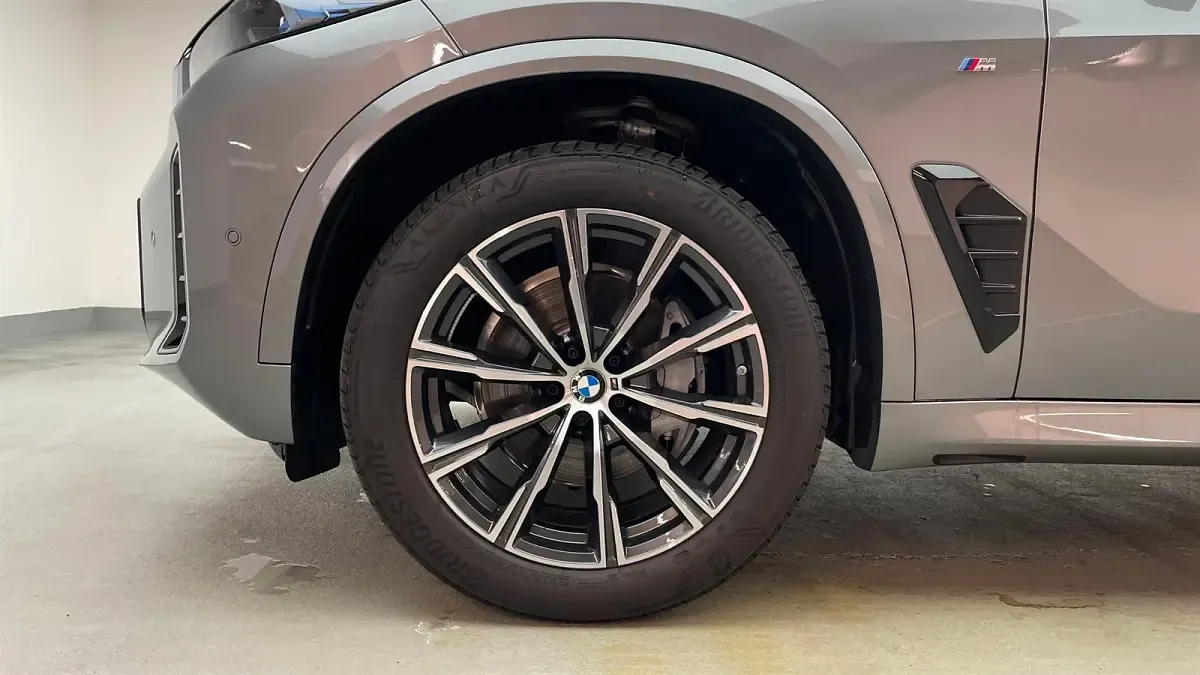 Neu BMW X5 Efficient Dynamics 352 PS (258 kW) 2026 Skyscraper grau metallic SUV