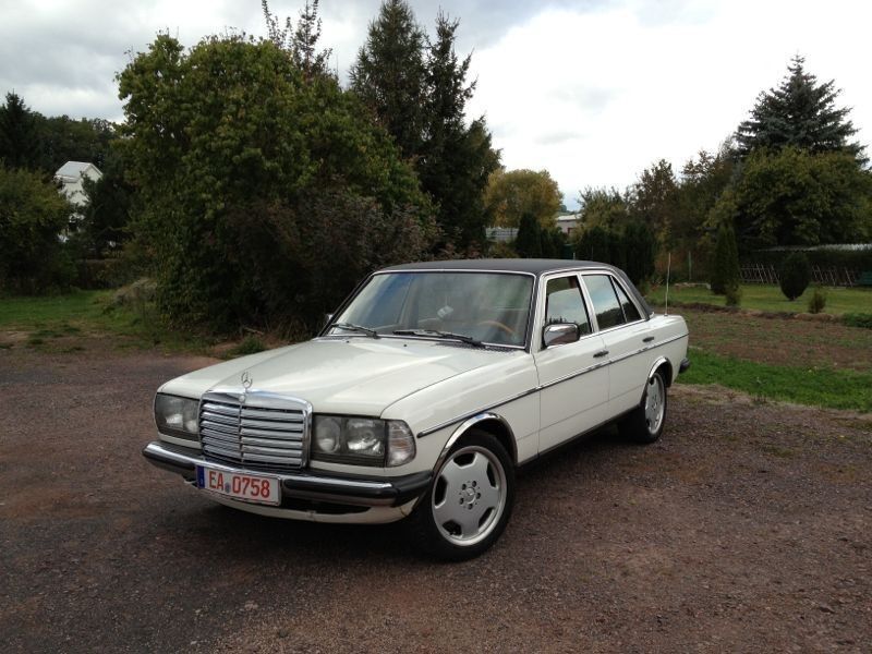 Weiß Gebraucht 1984 Mercedes 200 Limousine | 5.300 € - Bild 1/4