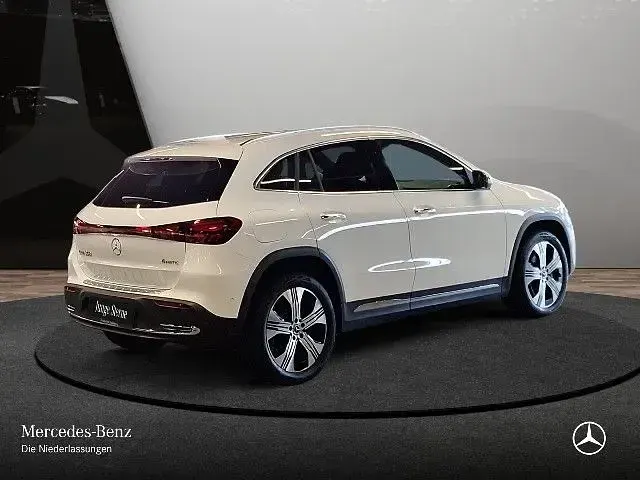 Gebraucht Mercedes EQA350 Progressive 214 kW (292 PS) 2025 Polarweiß SUV