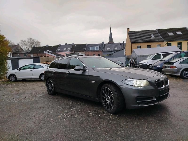 Gebraucht BMW 520 163 PS (119 kW) 2015 Grau Kombi