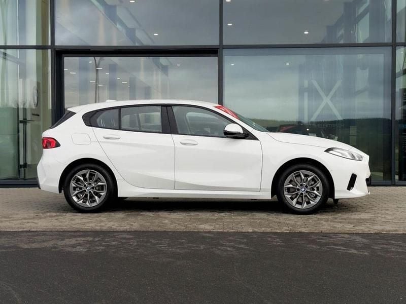 Nowe BMW 120 Performance 170 KM (125 kW) 2025 Biały Hatchback