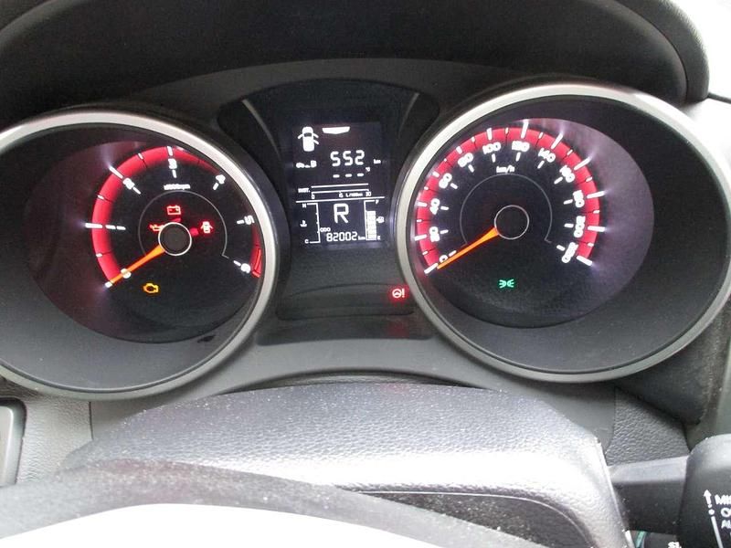 Weiß Gebraucht 2017 Ssangyong Tivoli SUV | 8.300 € (Guter Preis) - Bild 1/4