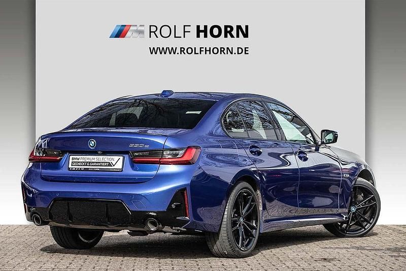 Gebraucht BMW 330e Shadowline 292 PS (214 kW) 2022 Blau Limousine