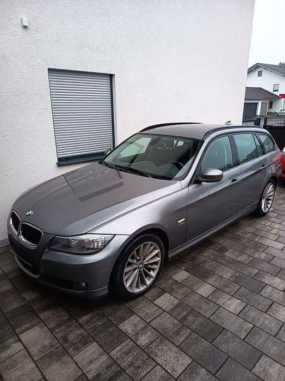 Second-hand BMW 320 184 CP (135 kW) 2012 Gri Berlinǎ