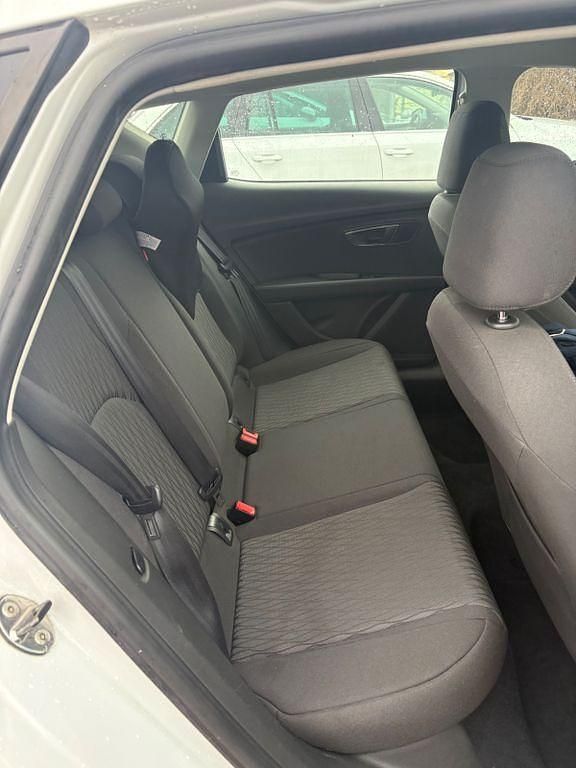 Gebraucht Seat Leon Style 122 PS (89 kW) 2013 Weiß Limousine