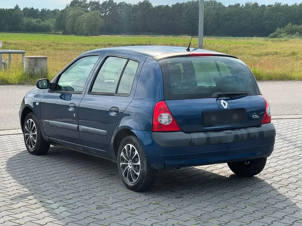 Gebraucht Renault Clio 58 PS (42 kW) 2004 Blau Kleinwagen