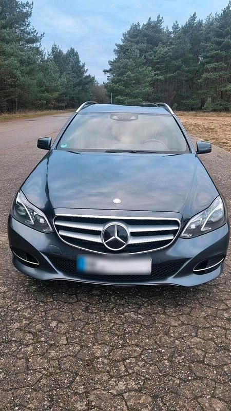 Gebraucht Mercedes E250 Avantgarde 204 PS (150 kW) 2013 Grau Kombi