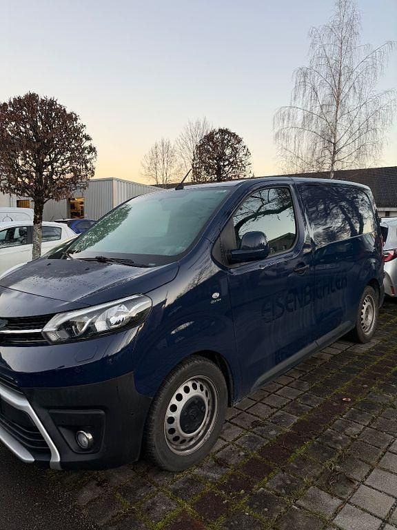 Gebraucht Toyota Proace Comfort 95 PS (69 kW) 2018 Blau Van / Kleinbus