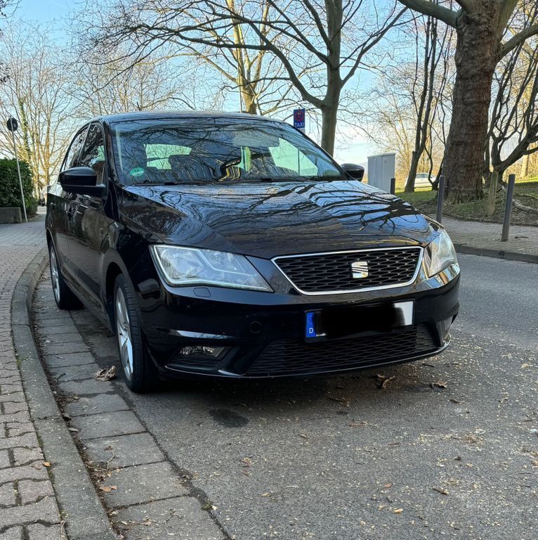 Schwarz Gebraucht 2013 Seat Toledo Reference Limousine | 5.400 € (Teuer) - Bild 1/4