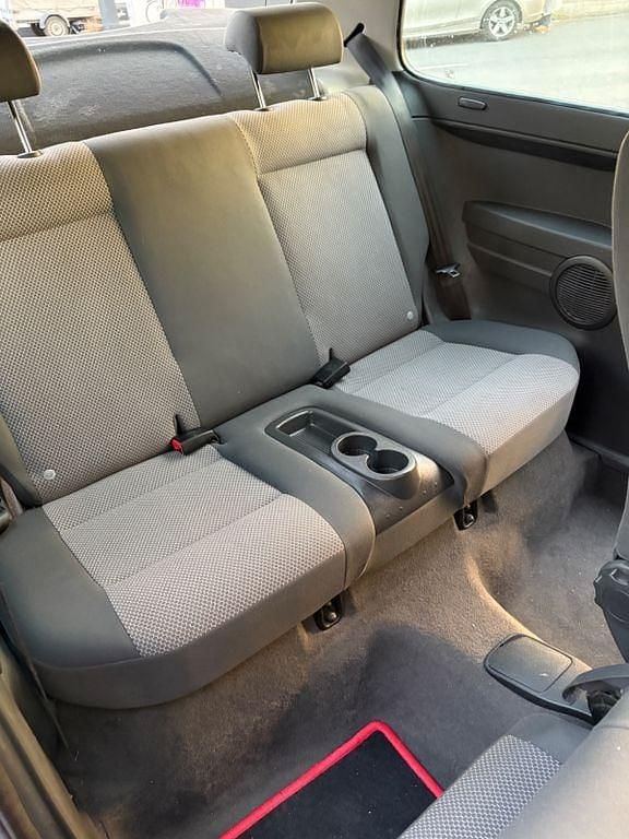 Second-hand VW Fox Style 60 CP (44 kW) 2011 Roșu Hatchback