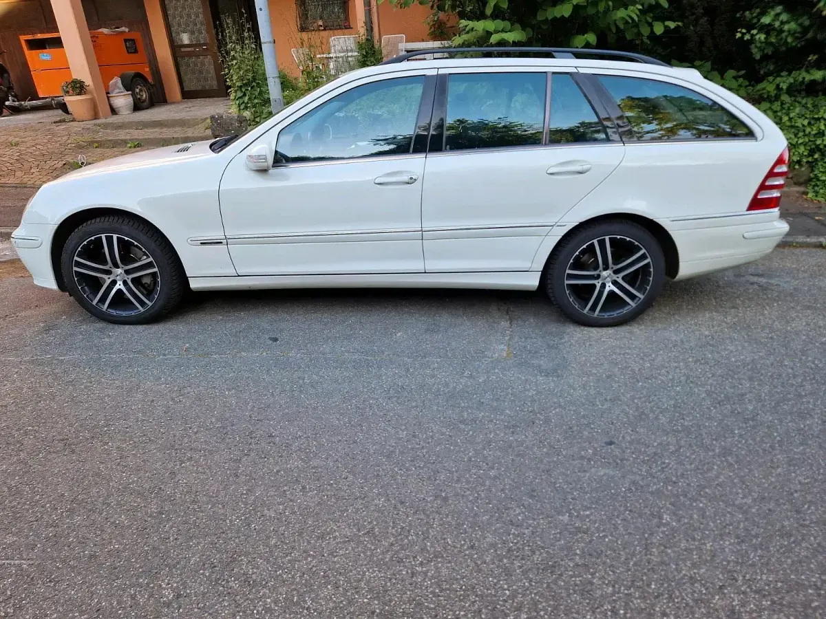 Gebraucht Mercedes C320 Avantgarde 224 PS (164 kW) 2007 Weiß Kombi