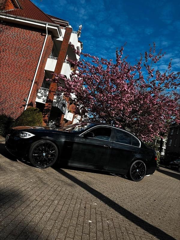 Second-hand BMW 325 218 CP (160 kW) 2004 Negru Berlinǎ