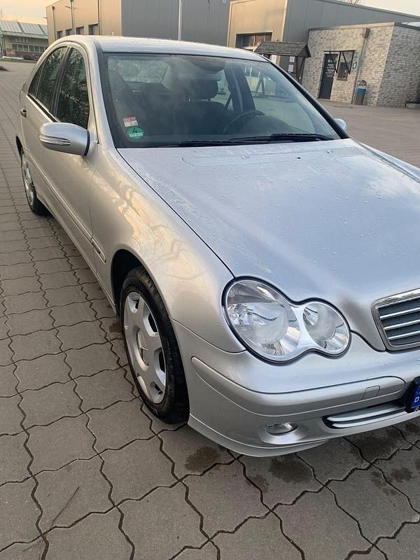 Gebraucht Mercedes C220 Classic 150 PS (110 kW) 2005 Silber Limousine
