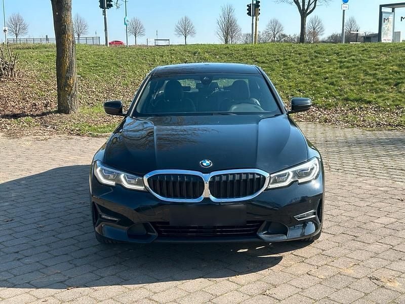 Gebraucht BMW 320 Performance 190 PS (139 kW) 2022 Schwarz Limousine